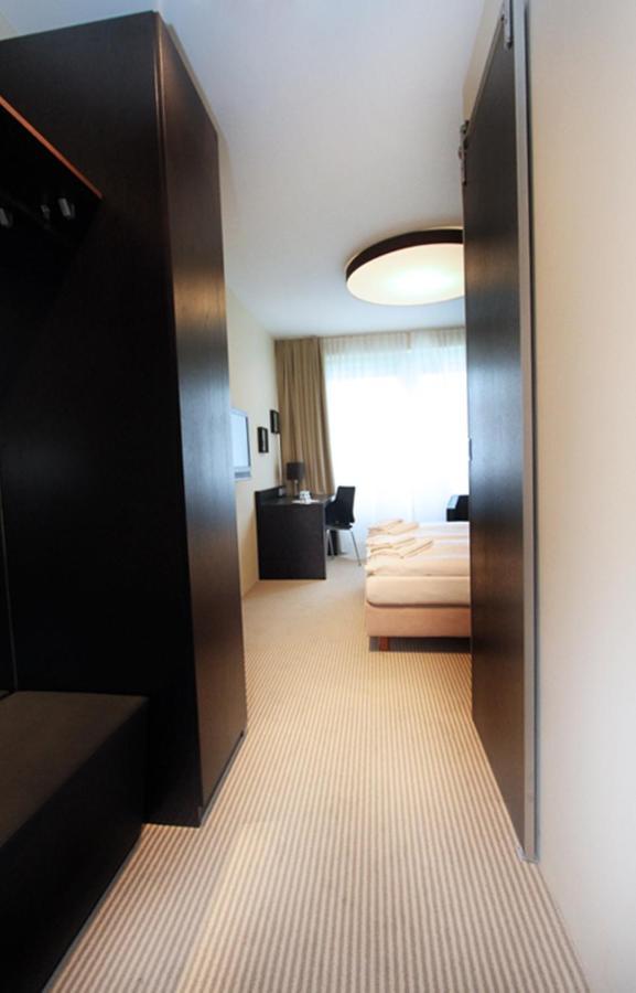 Lulu Rent Aparthotel คาร์ลสรูเฮอ ภายนอก รูปภาพ